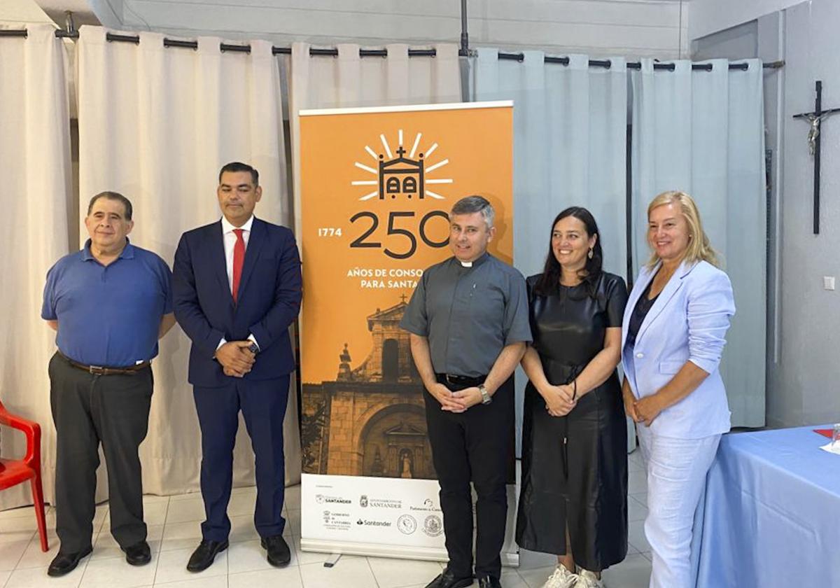 Francisco Gutiérrez, Juan José González, Juan Carlos Fernández, Noemí Méndez y María José González Revuelta, ayer, en la presentación.