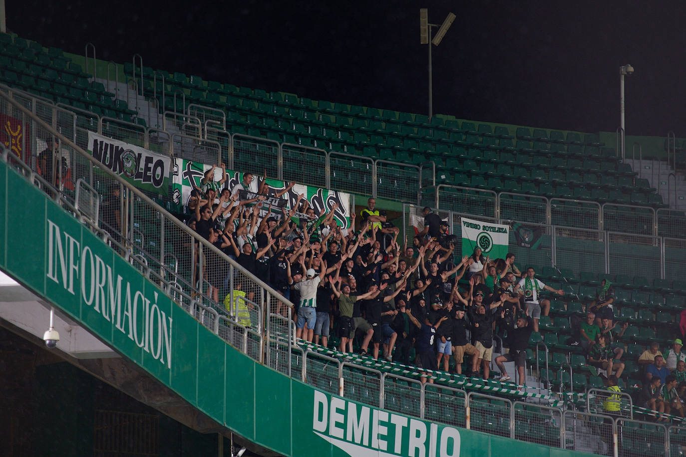 Ni en Elche, uno de los desplazamientos más largos de la temporada, el Racing estuvo solo.