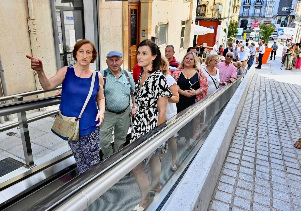 «Esta escalera supone un alivio, antes me ahogaba y tenía que parar en cada tramo»