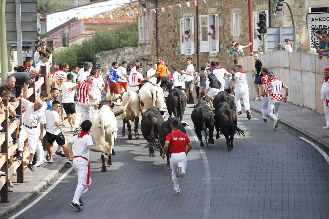 Ampuero despide un fin de semana lleno de tauromaquia.