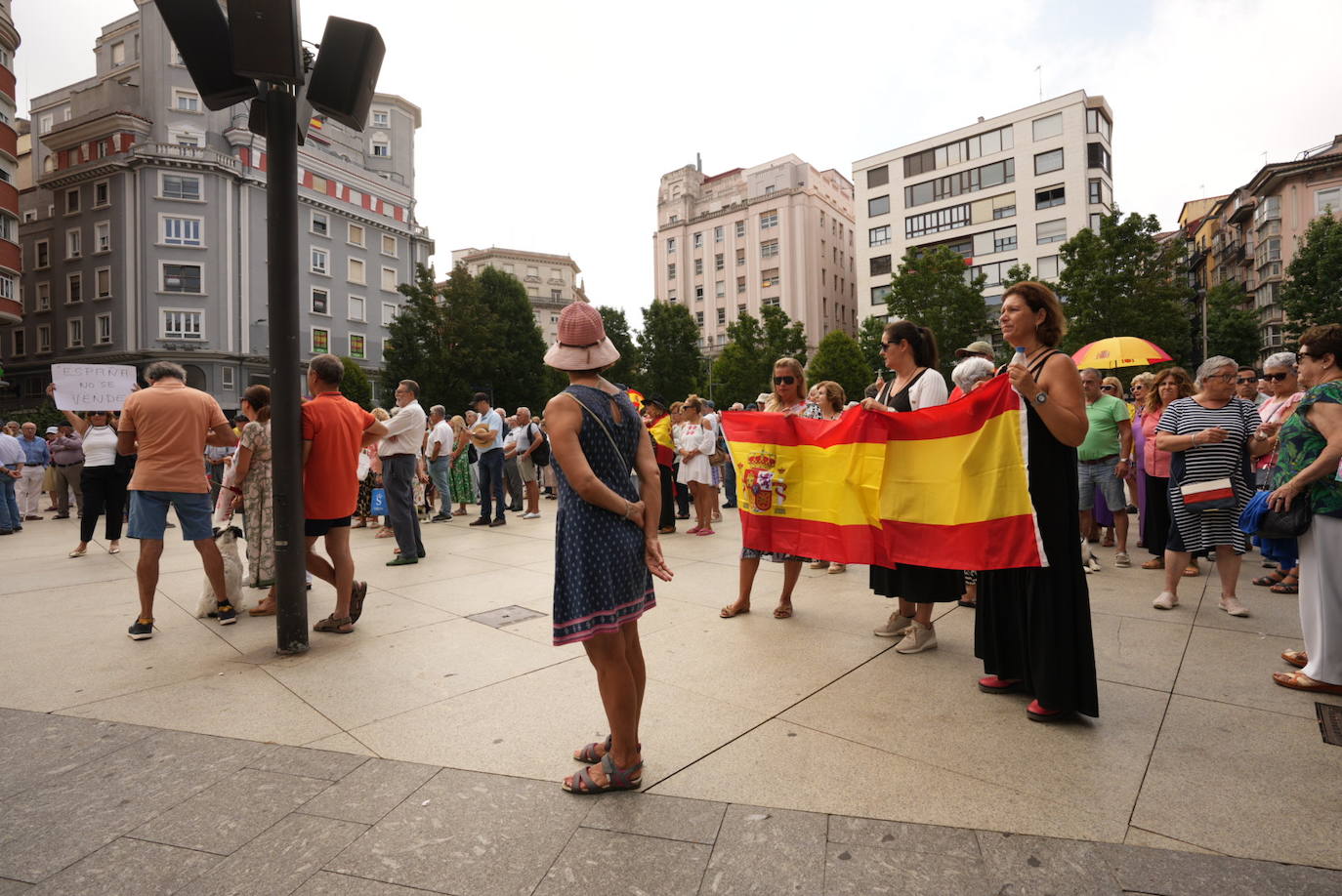 Aunque los asistentes fueron mayoritariamente adultos, algunos jóvenes también participaron.