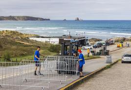 La playa de Valdearenasde Liencres se acicala paraestar guapa hoy en la salidade la etapa.