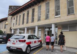 El centro de salud de Laredo llegó a quedarse este verano, un día en pleno agosto, sin enfermeras.