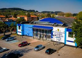 Piscina municipal cubierta de La Lechera.