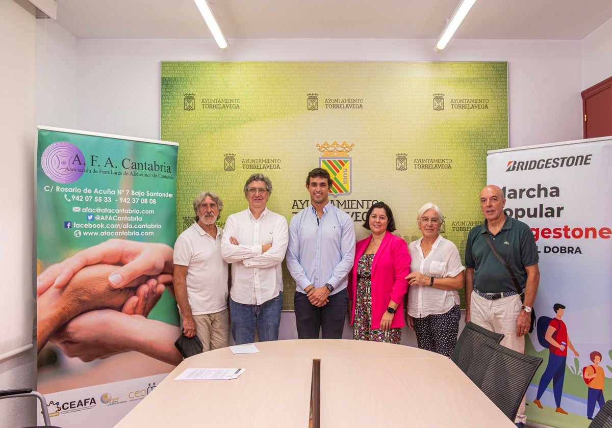 Acto de presentación de la marcha solidaria al monte Dobra