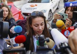 Athenea del Castillo habla a su llegada a Barajas.