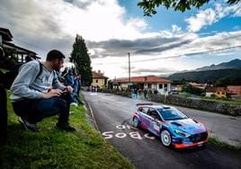 El cántabro Surhayen Pernía concluye tercero en el Rally de Llanes