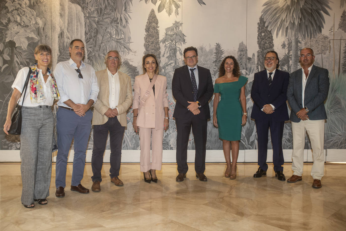 Mónica Amar, Guillermo Becedóniz, Eduardo Fernández, Tuca Vallejo, Rosendo Ruiz, Eva Suárez, Pablo Coto y Gonzalo Cayón.