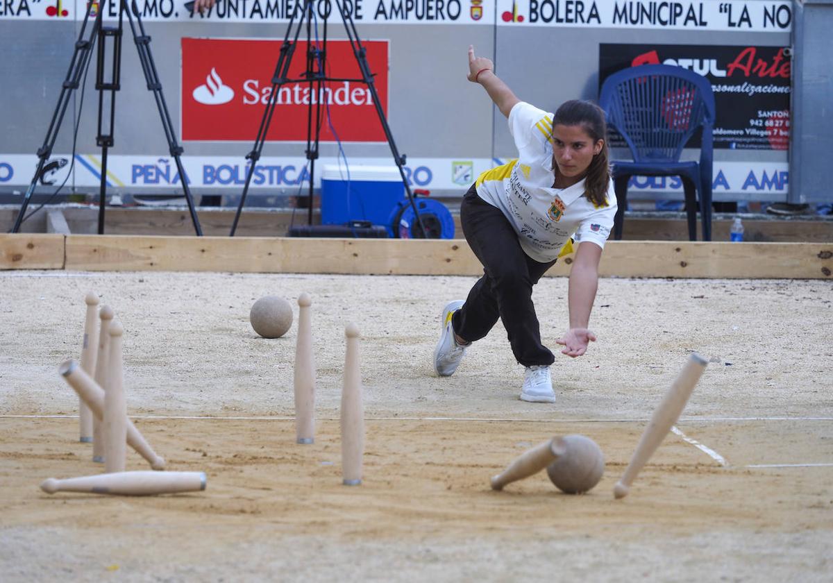 Marta Castillo, ganadora del Torneo del PRC en Ampuero. SANE