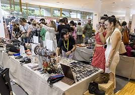 Vecinos y visitantes aprovecharon la última jornada de la feria para hacer sus compras.