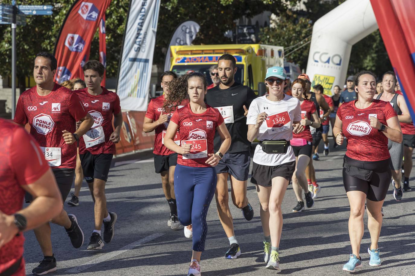 En la carrera han participado aficionados y atletas profesionales