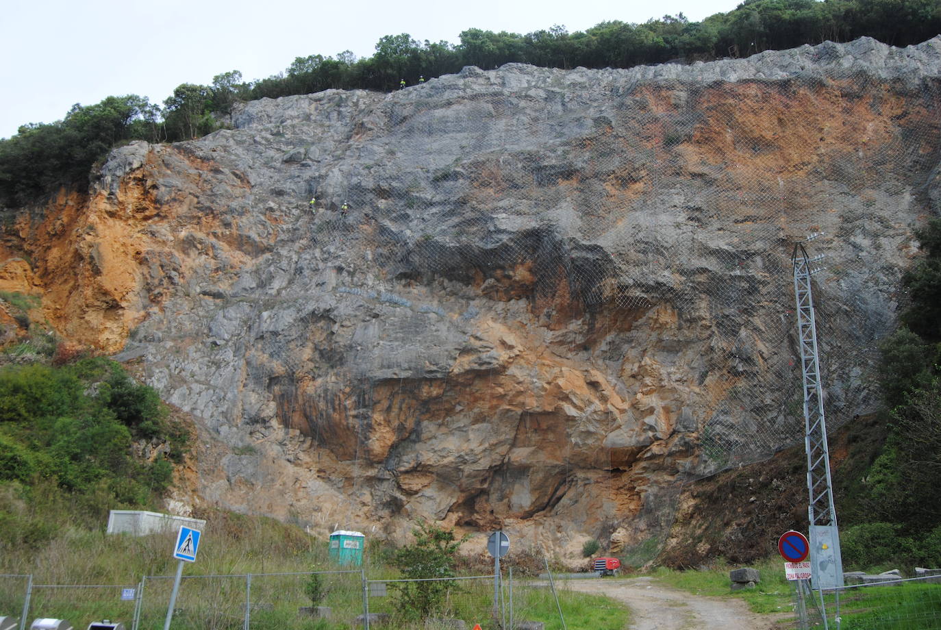 Talud de la antigua cantera del Carmen.