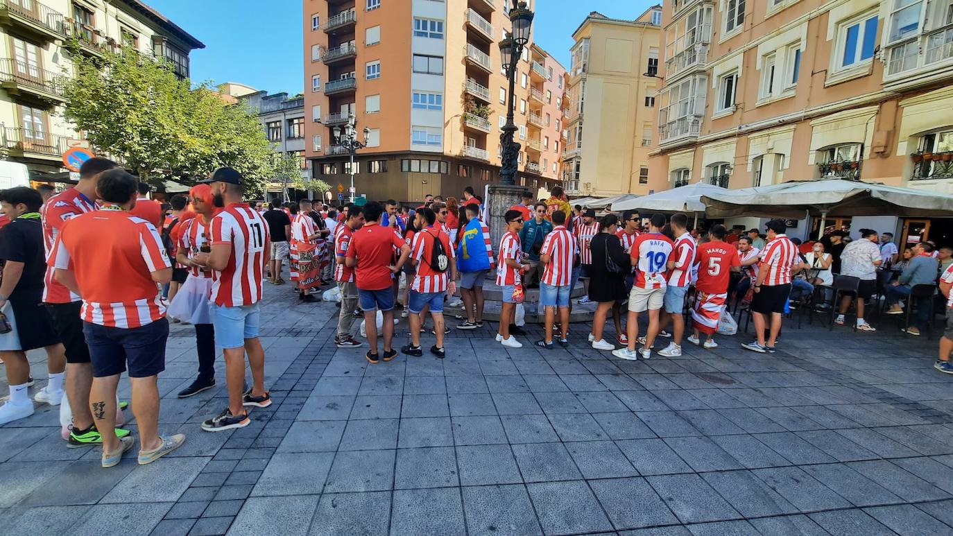 Imagen secundaria 1 - Ambas aficiones, por el centro de la ciudad.