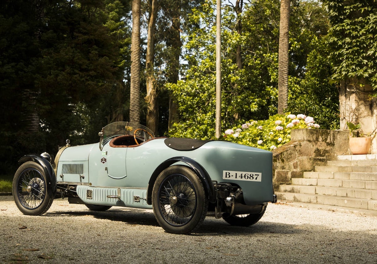 Bugatti T 30, del año 1923, en la casa de uno de los clientes del mecánico Hilario Goitiandia.