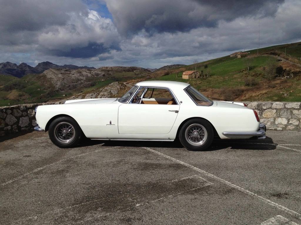 El Ferrari 250 GT, de 1950, en una de sus salidas por Cantabria. 