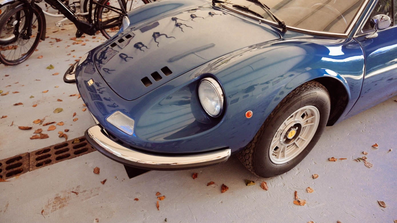 Ferrar llamó a este coche Dino en honor a quien lo había diseñado: Alfredo (llamado Dino) Ferrari, el hijo mayor de Don Enzo que falleció.