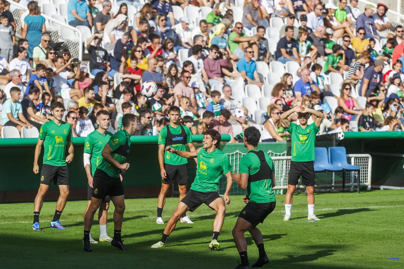 Imagen secundaria 2 - La sesión se desarrolló con un gran ambiente.