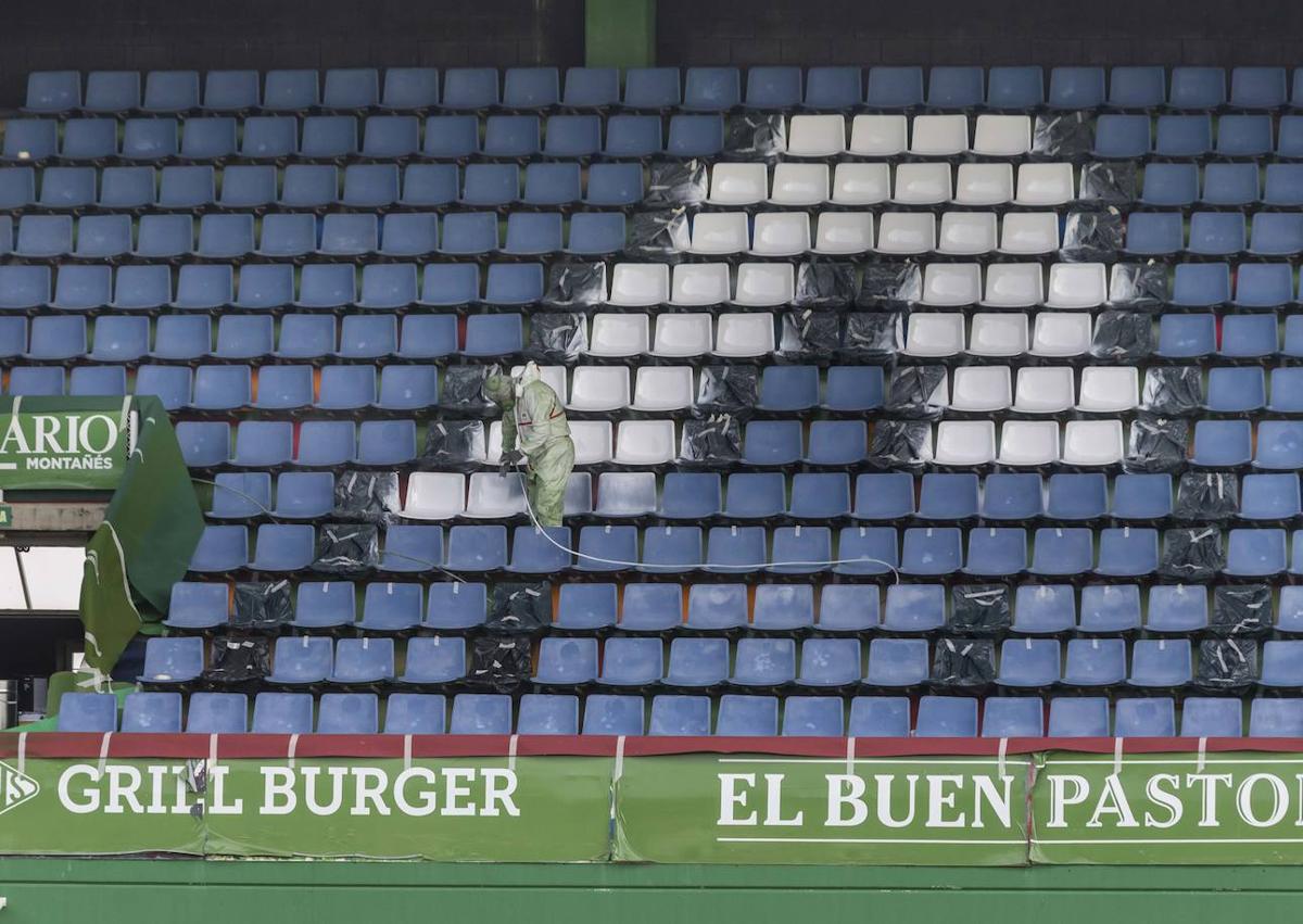 Imagen secundaria 1 - El nombre del Racing presidirá la Tribuna Este