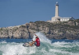 Competidor en uno de los campeonatos nacionales celebrado en la playa de Somo.