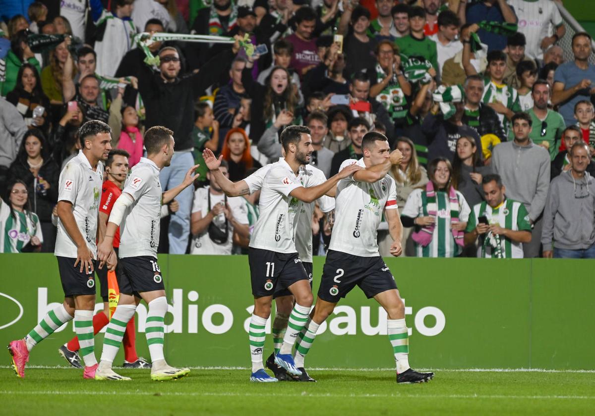 Álvaro Mantilla celebra el domingo su tanto.