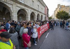 Concentración a las puertas del Parlamento