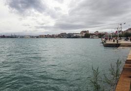 El mar parecía a punto de desbordarse en la Avenida García Lago