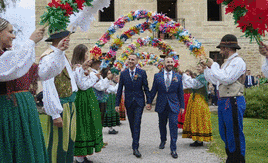 Cada sábado les iremos mostrando en esta galería las fotografías enviadas por decenas de parejas que desean compartir con los lectores de El Diario Montañés cómo fue el día de su boda en Cantabria.