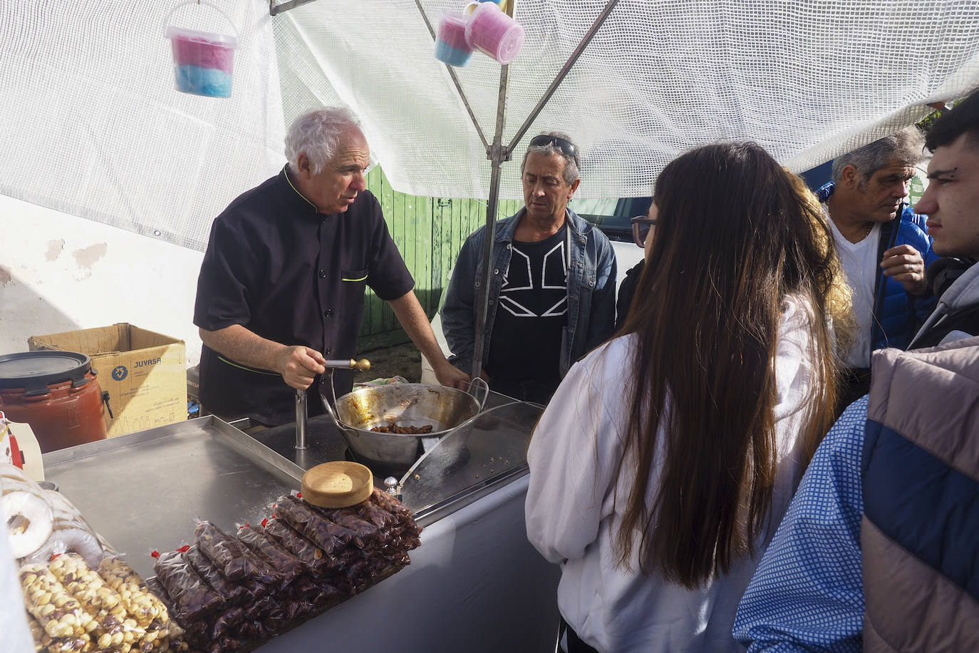 También hubo puestos para matar el hambre.