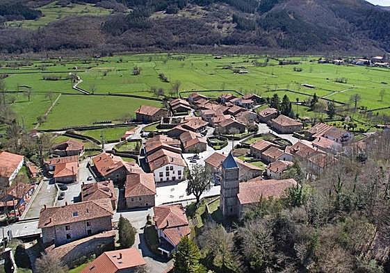 Núcleo urbano de Cabuérniga.