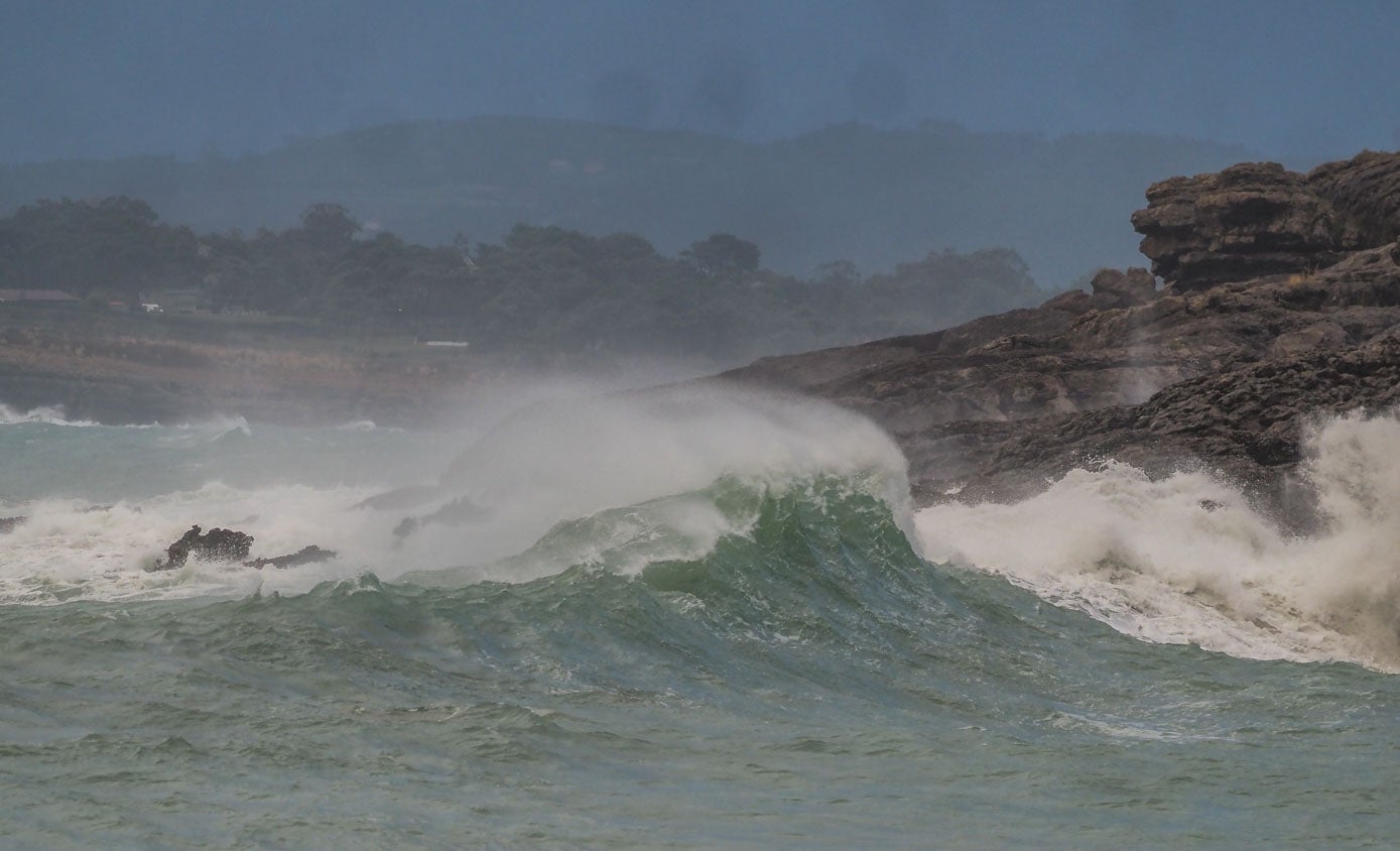 La alerta roja apunta a mar gruesa con olas de entre 6 y 8 metros.