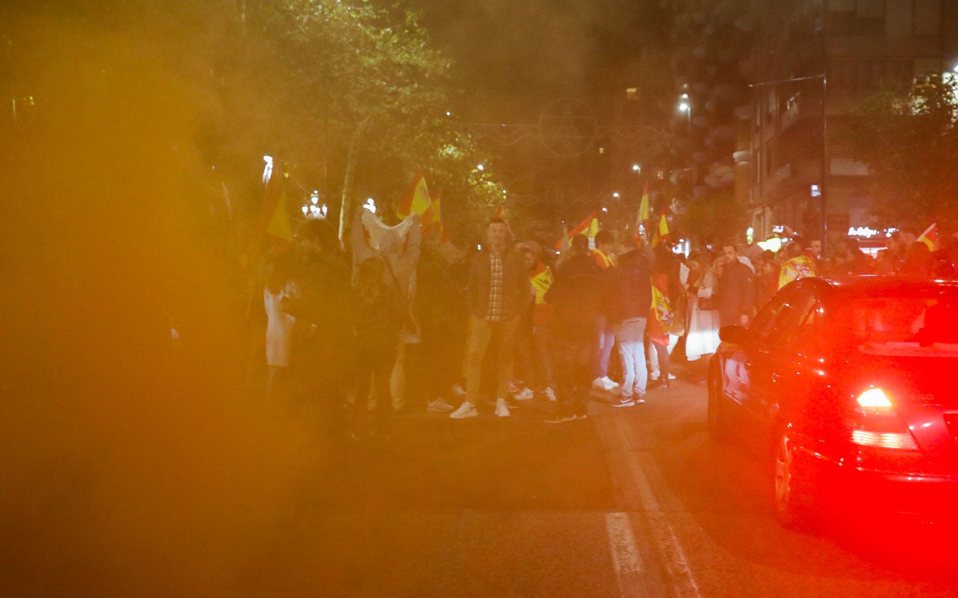 En la protesta, que no había sido comunicada a la Delegación del Gobierno, se lanzaron bengalas