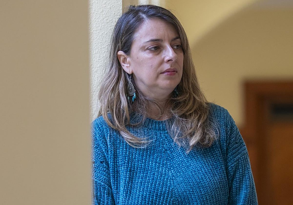María Güemes, hija de Adela Corral, posa pensativa tras conocer la decisión del jurado.