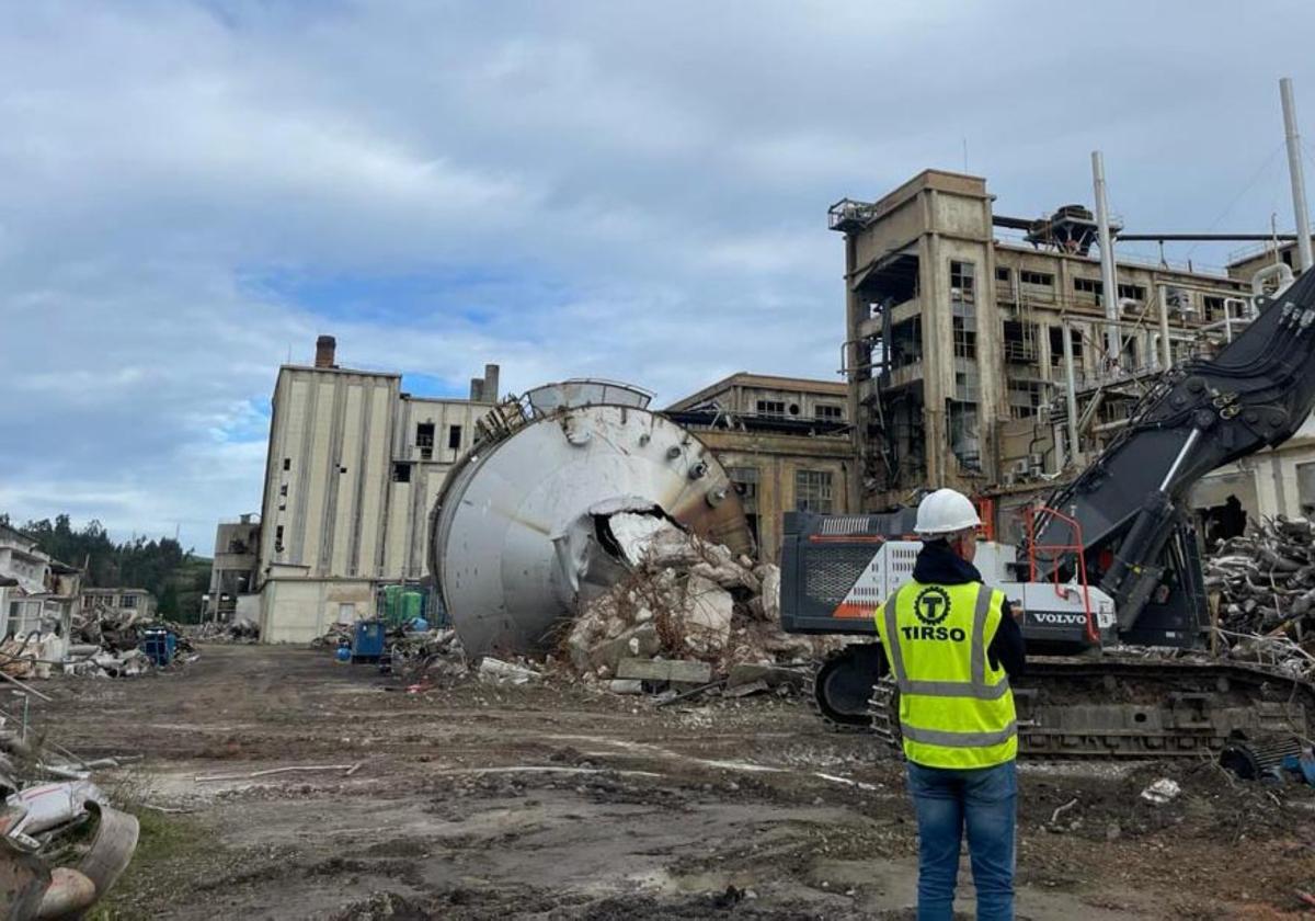 La venta de los terrenos de Sniace se demora a la espera del plan para descontaminar los suelos