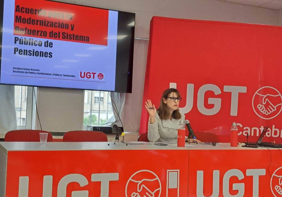 Cristina Estévez, secretaria confederal de Política Institucional de UGT, este lunes en Santander.