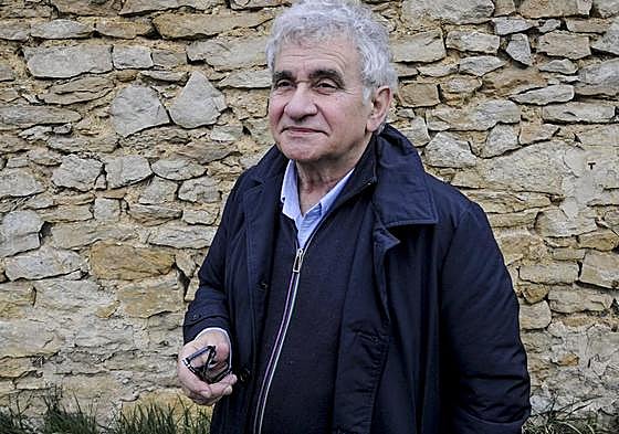 Bernardo Atxaga regresa mañana a Santander con su última publicación.