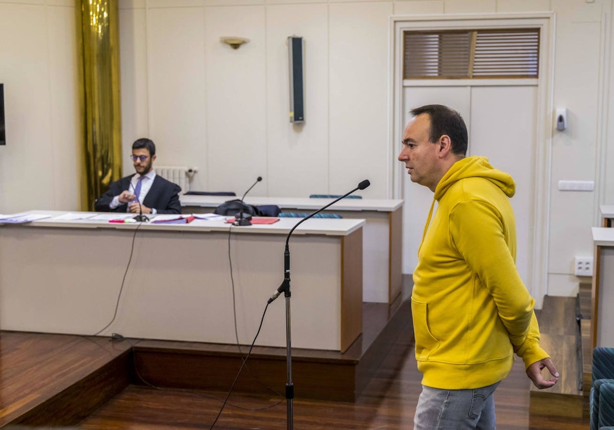 El exlíder de Podemos en Cantabria, José Ramón Blanco, durante su declaración de este martes.