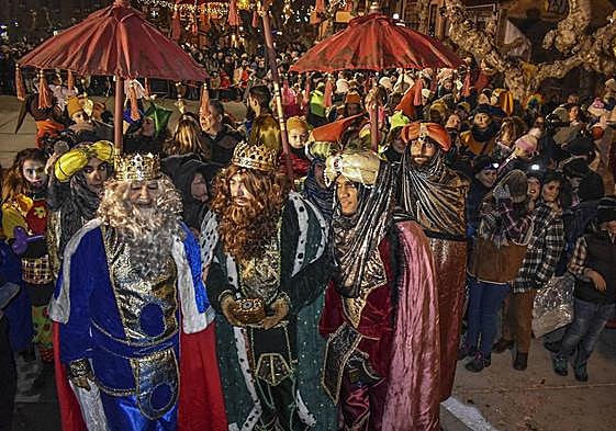 Asistentes a la reunión preparatorio de la Cabalgata de Reyes de Los Corrales.