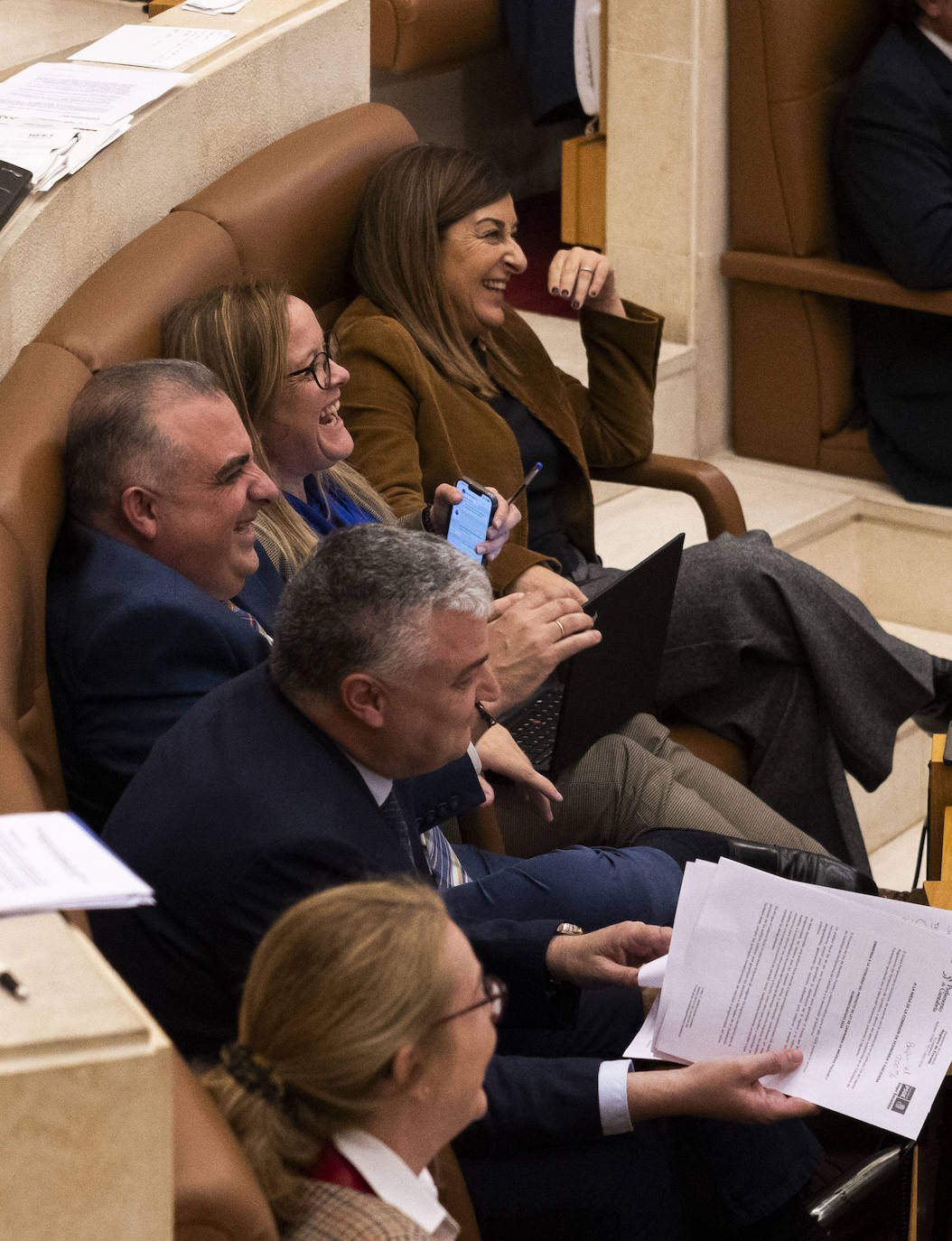 Durante el Pleno,que no fue especialmente bronco, también hubo momentos distendidos. 