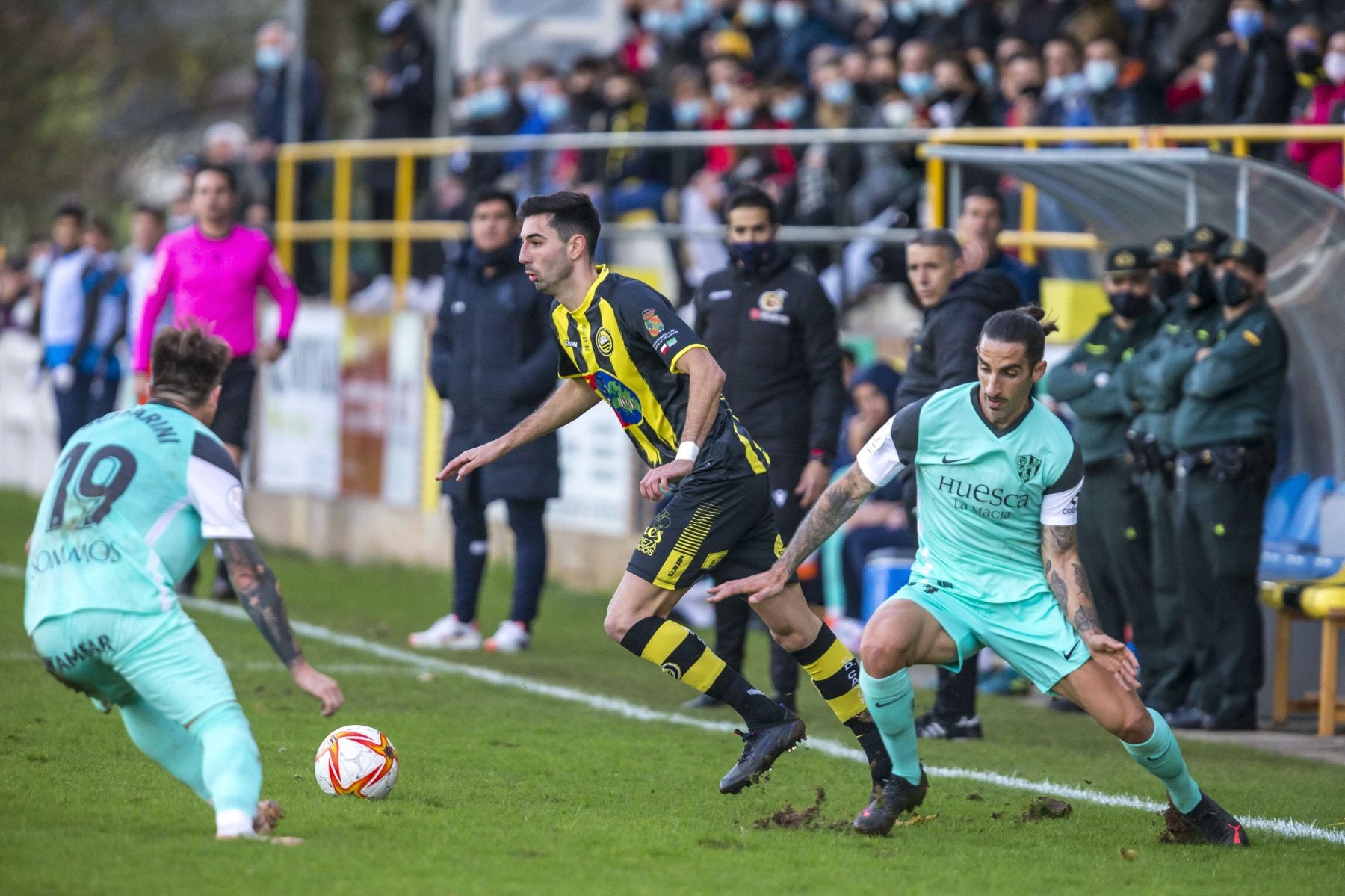 El Cayón sí pudo jugar en su casa frente al Huesca.