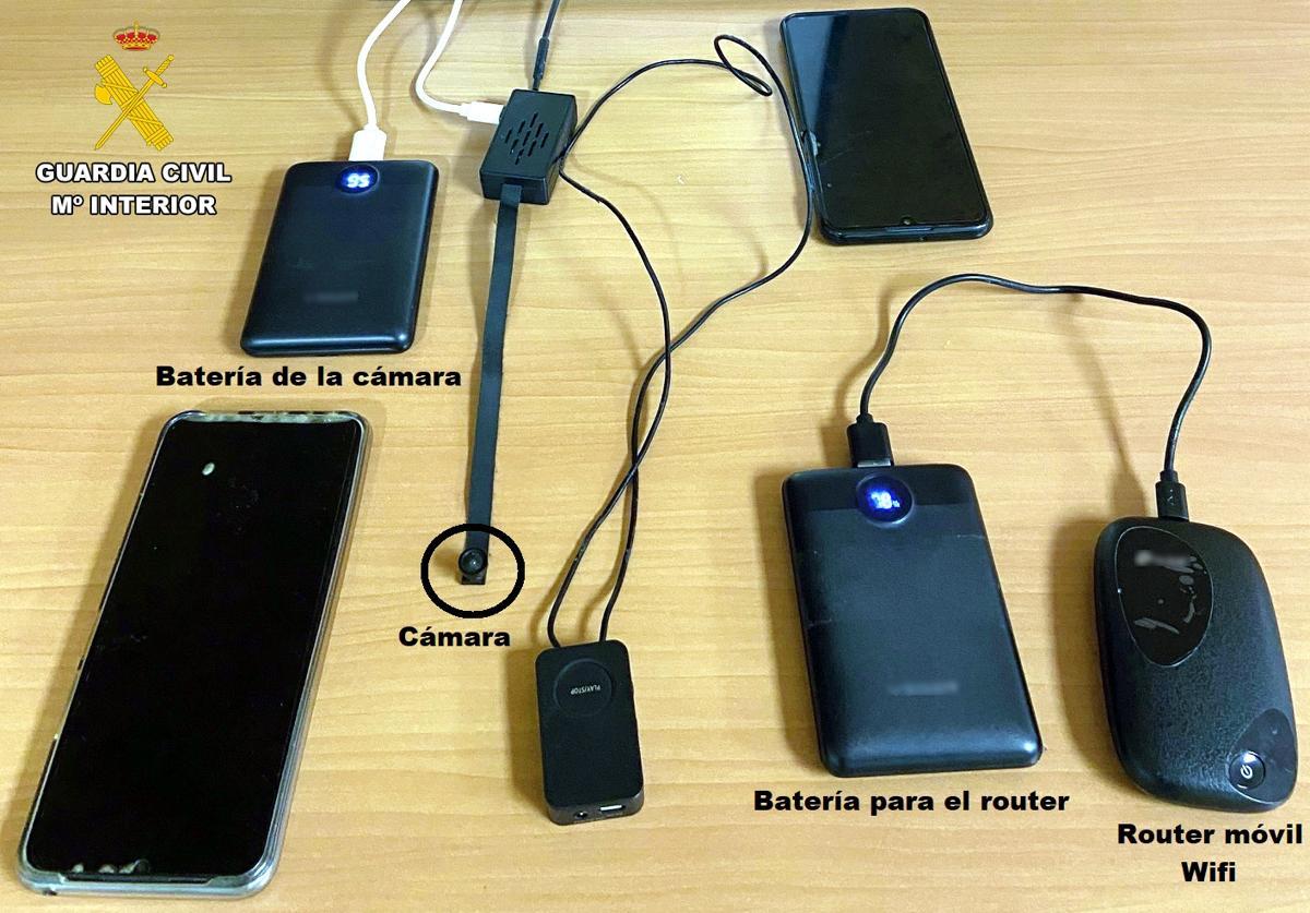 Dispositivo utilizado para copiar en el examen.