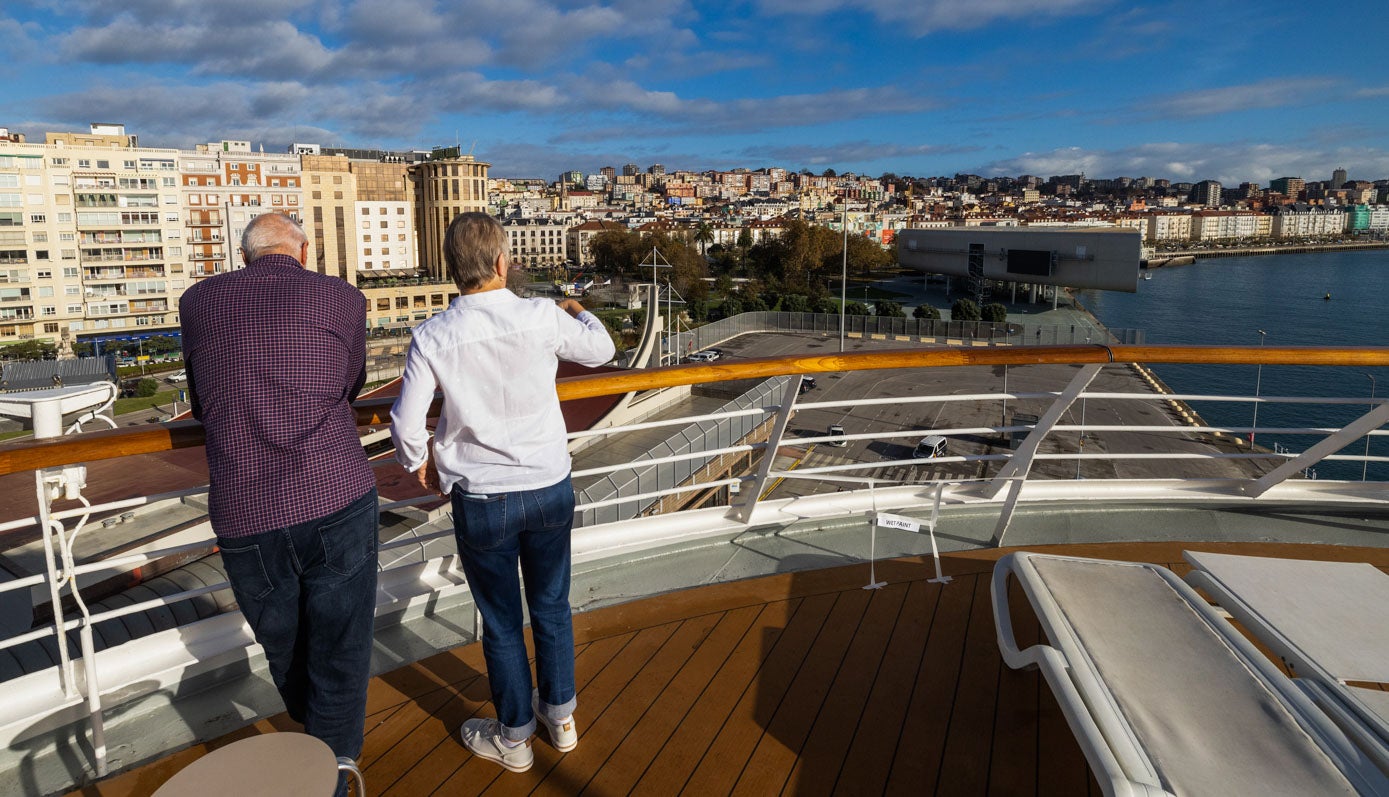 Vistas a Santander con el Centro Botín al fondo desde la cubierta del crucero Bolette