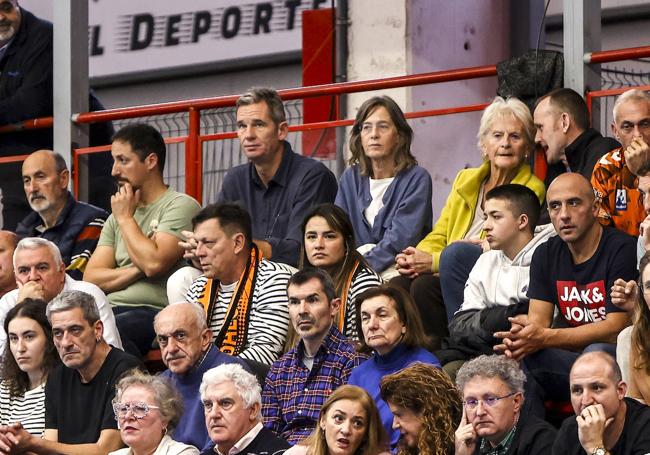 Iñaki Urdangarín y su familia estuvieron viendo el partido en el pabellón Vicente Trueba. Su hijo, Pablo Urdangarín fue uno de los máximos goleadores del Granollers.