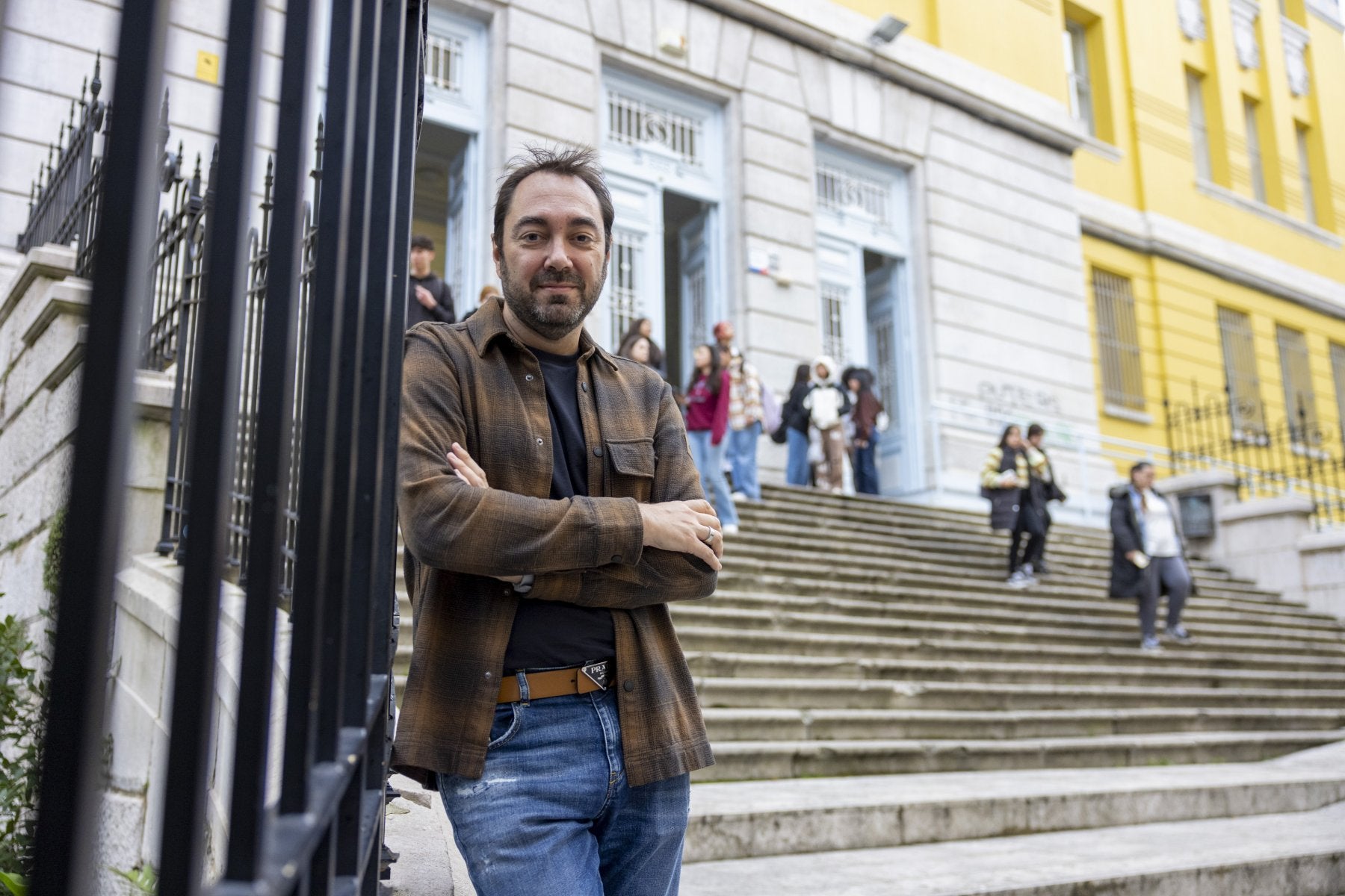 Nando López, ayer en el IES Santa Clara donde mantuvo un encuentro con alumnos y profesores.