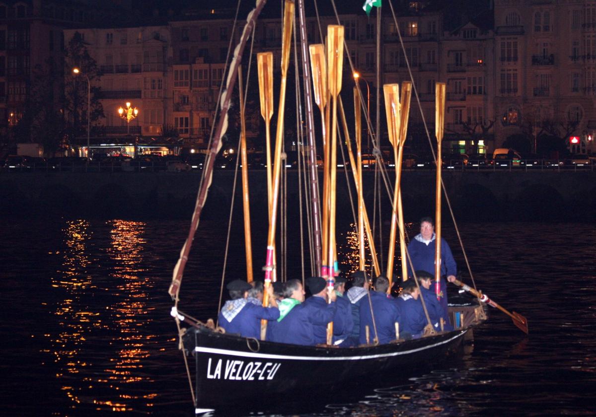 Bateles y procesión marinera por San Andrés.