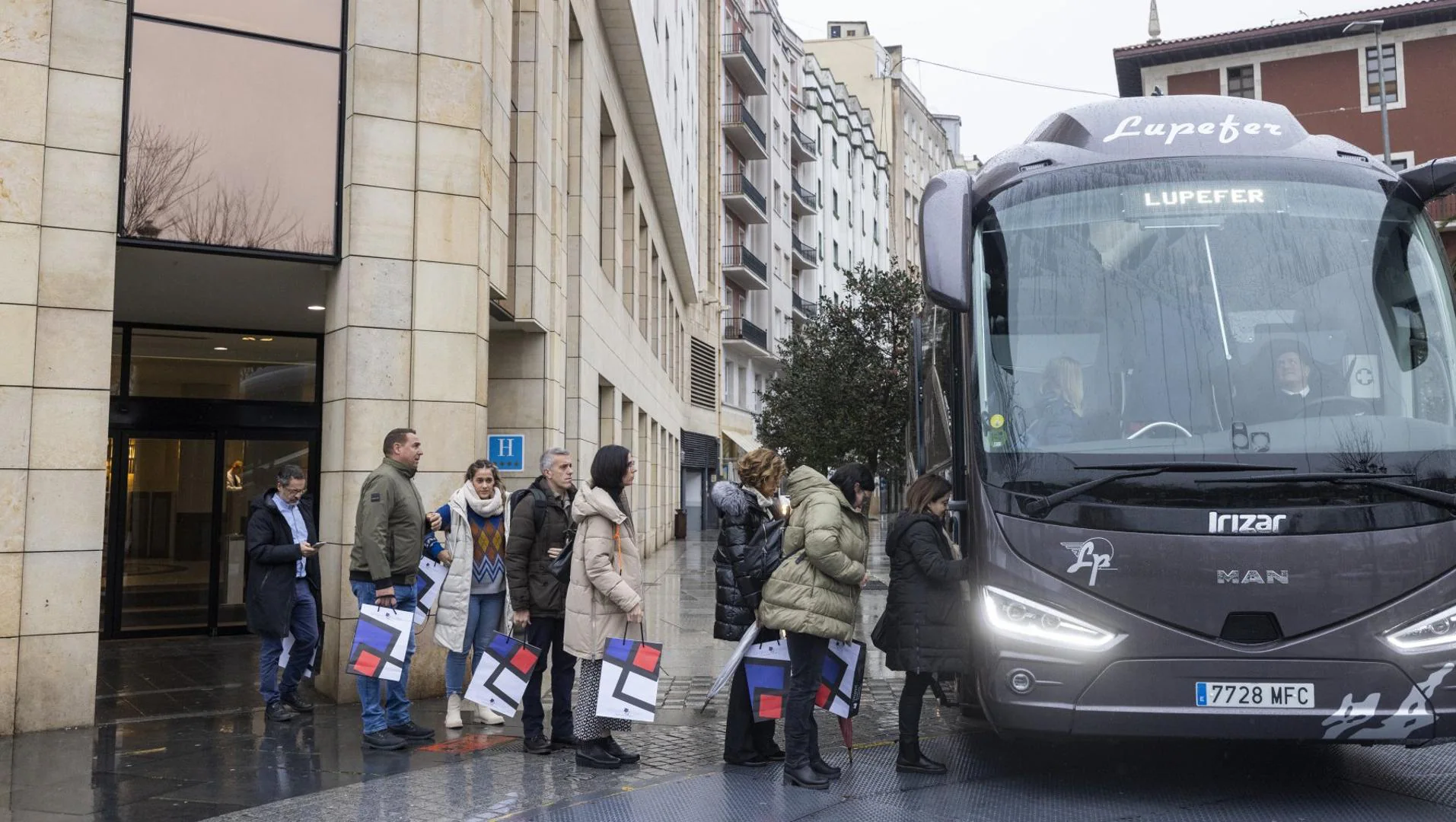 El Gobierno cántabro ve «una deslealtad en toda regla» la jornada comercial  del Puerto de Bilbao | El Diario Montañés