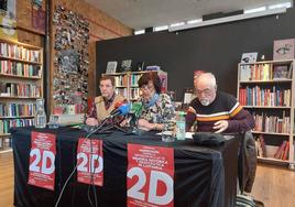 Jorge Suárez (Héroes de la República y la Libertad), Marisol González (AGE Cantabria) y José Luis Pajares (Colectivo Memoria de Laredo)