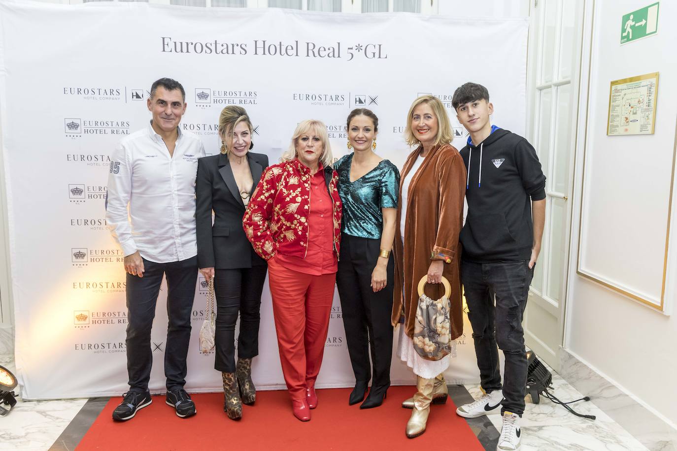 Benito Santamaría, Carmen Zúmel, Mariluz Fernández, Ainoa Quiñones, Victoria Herreros y Alejandro Santamaría