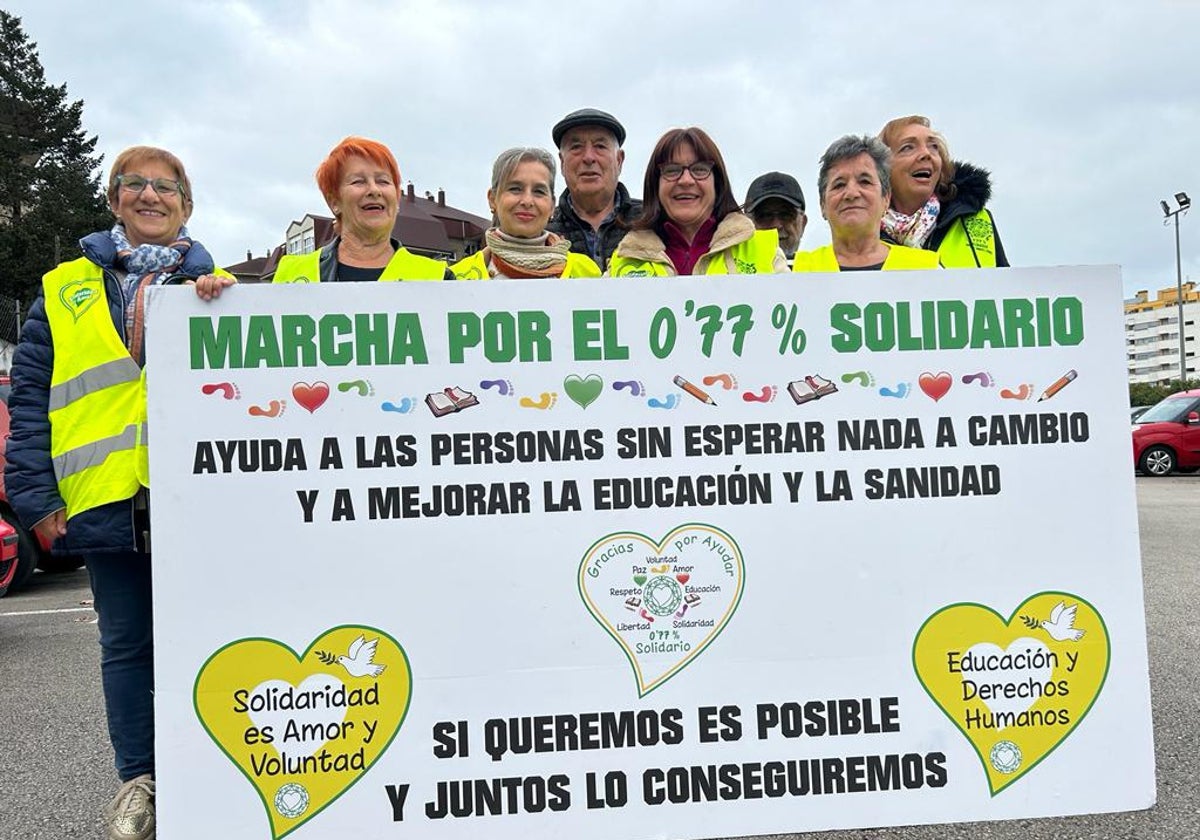 Voluntarios en una de las marchas solidarias.