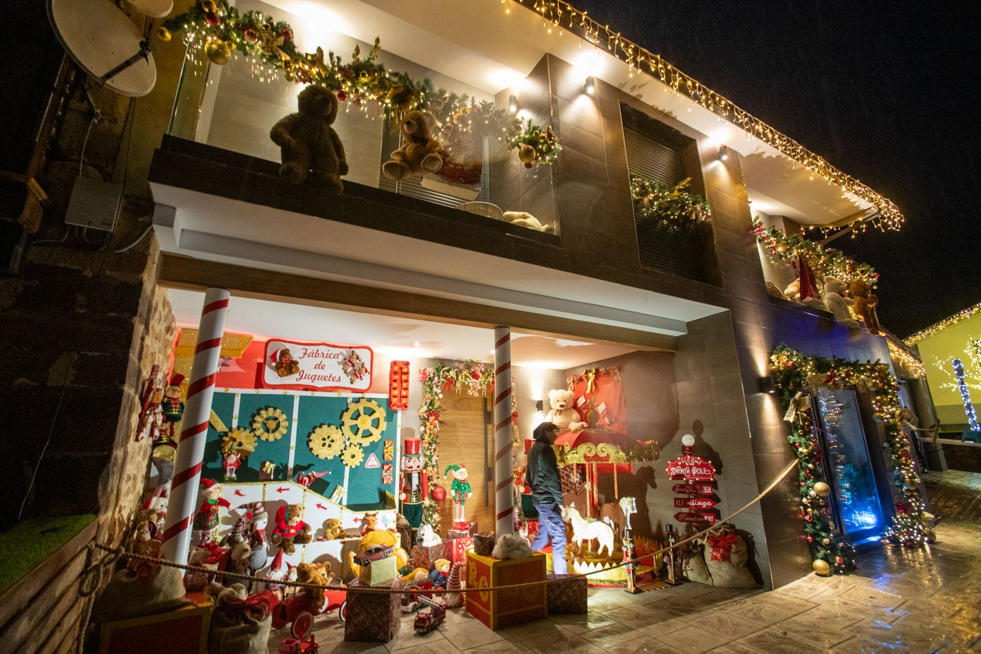 Casa decorada como 'La fábrica de juguetes'. 