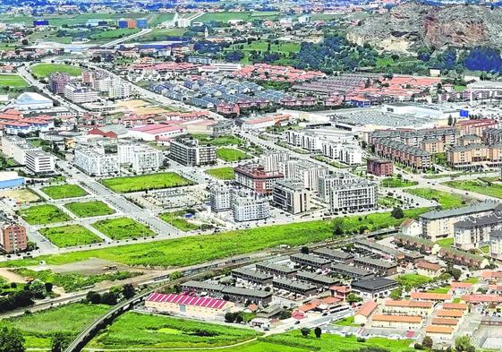 Vista aérea de la zona de Peñacastillo, una de las áreas de expansión de la ciudad.